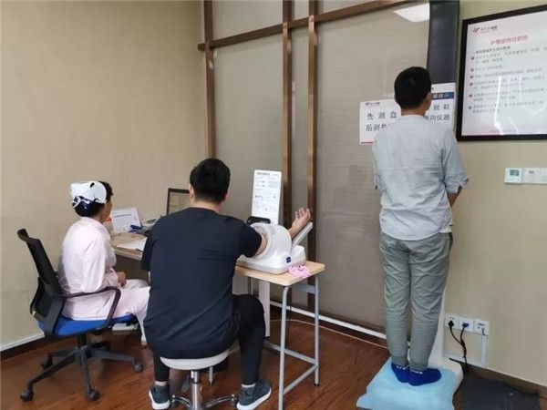 组织员工查体 关爱职工身体健康