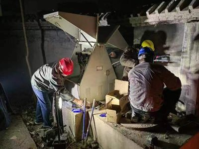 寒风中,他们的坚守让这个冬天倍感温暖